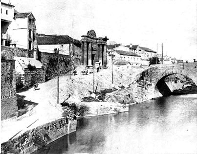 Puerta del Puente Romano