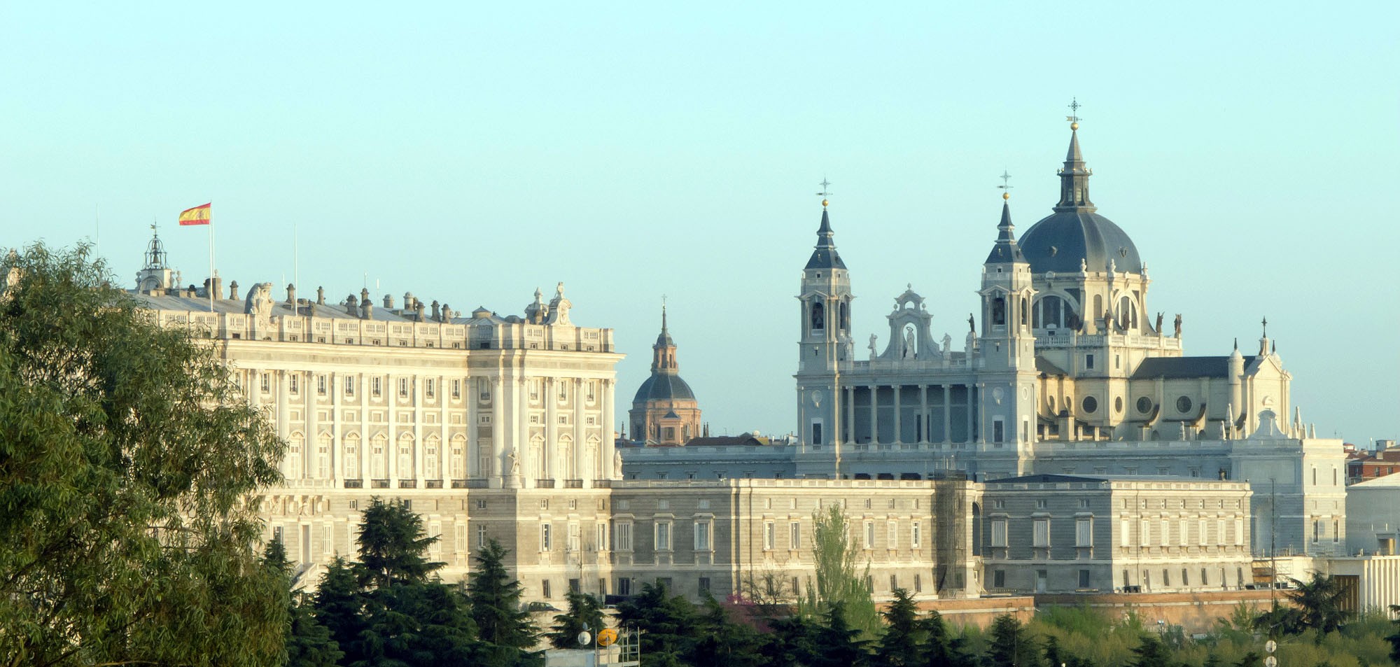 Todo El Mundo Dice Que La Catedral De La Almudena De