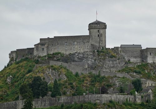 Castillo de Lourdes y Museo Pirenaico