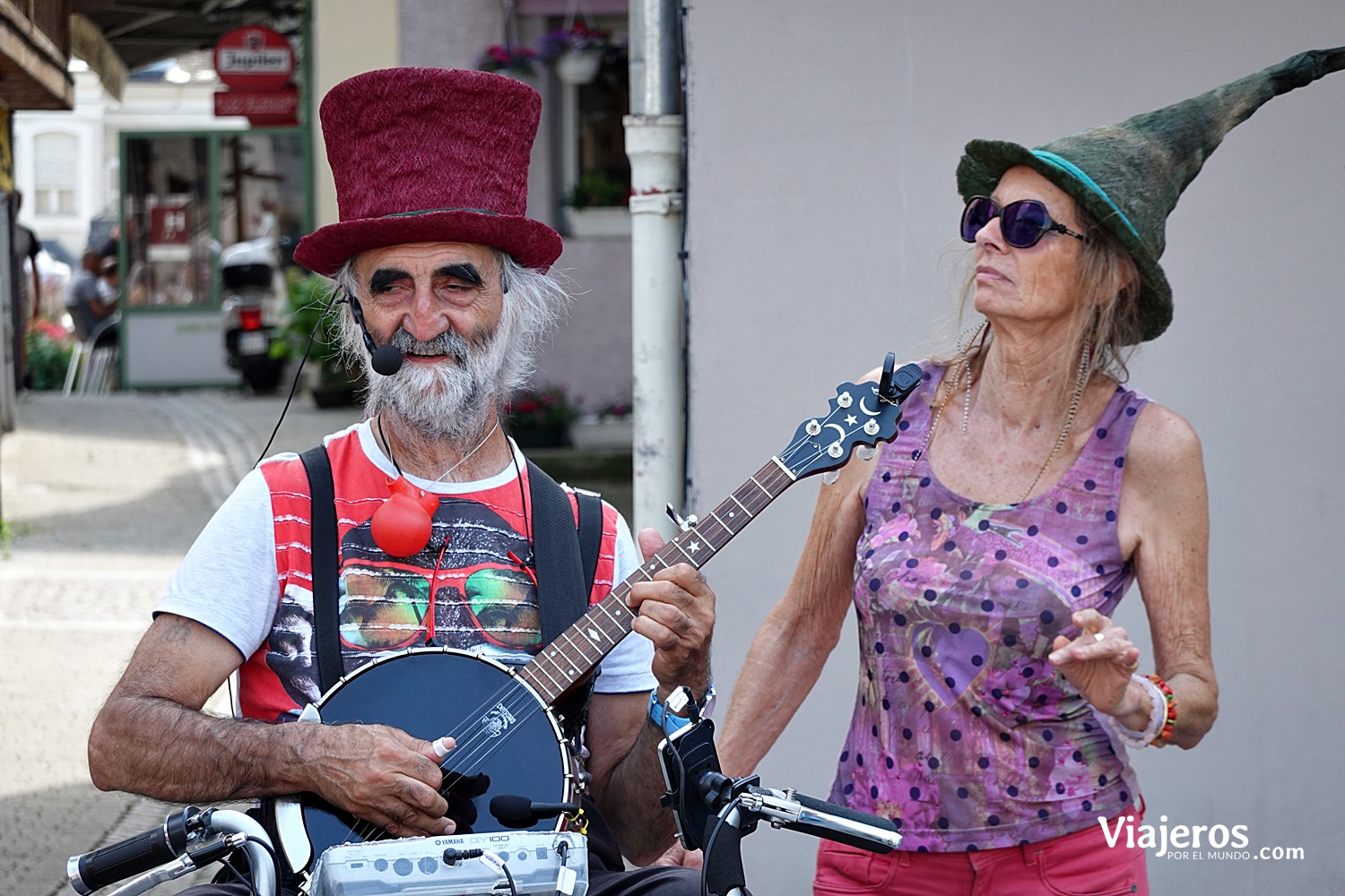 Animación en las calles de Argeles-Gazost