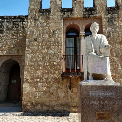 Estatua de Averroes