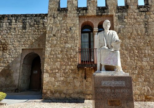 Estatua de Averroes