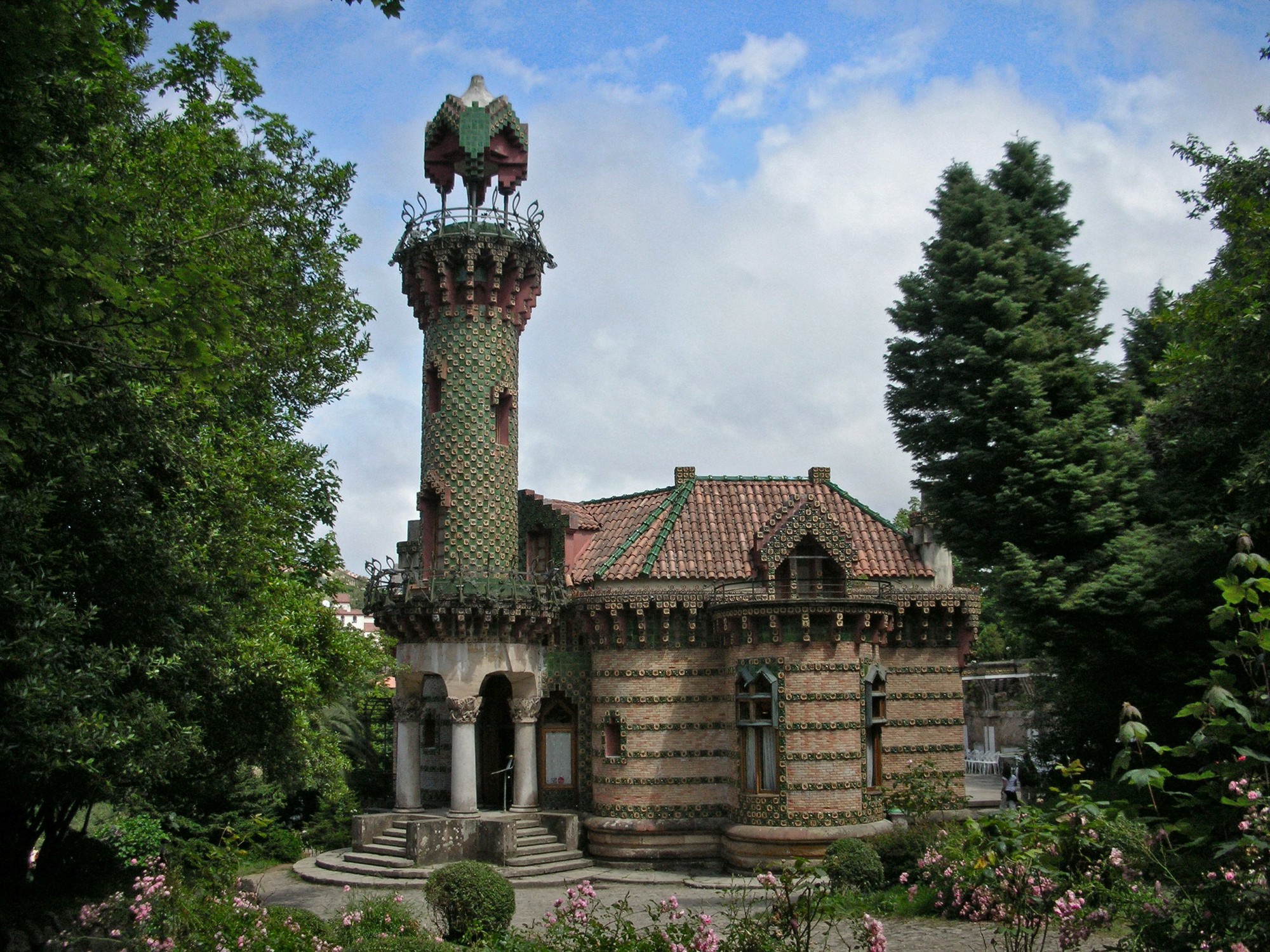 qué ver en Cantabria Castillo de Gaudí