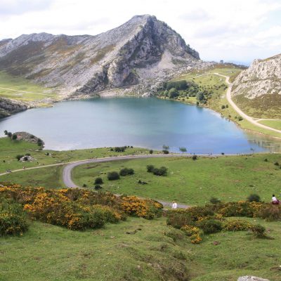 Lagos de Covadonga, centro del Parque Nacional Los Picos