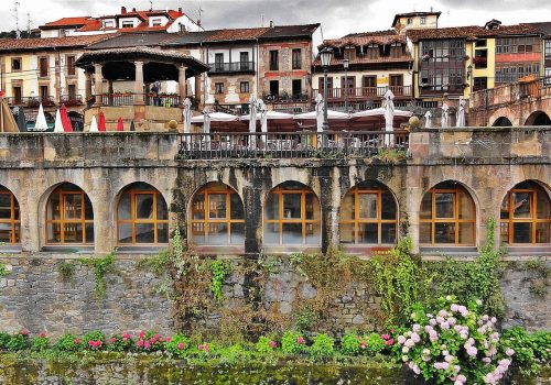 Potes, entre puentes y torres