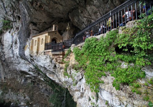 Santa cueva de Covadonga