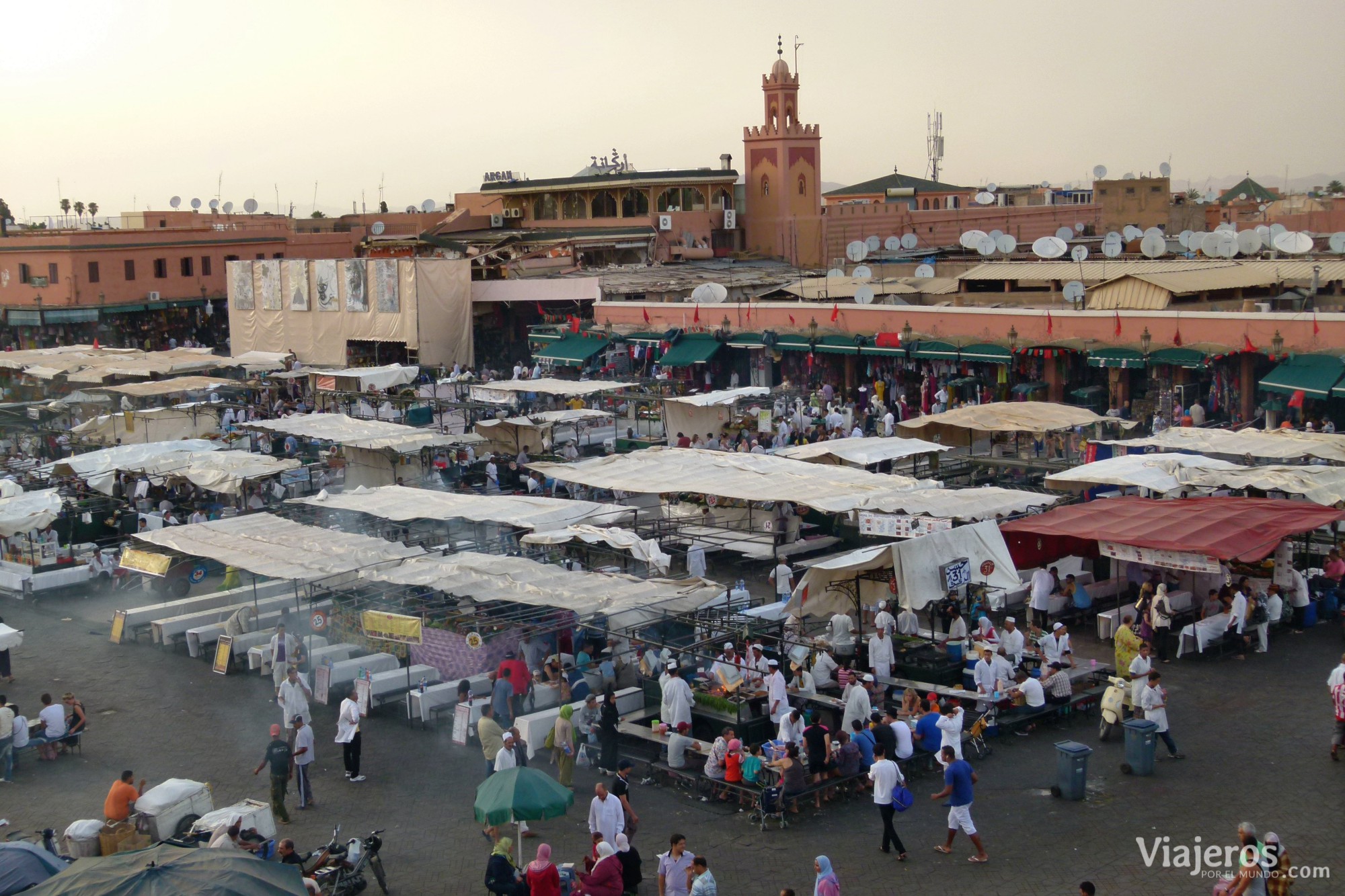 Plaza Yamaa el Fna - Viajeros por el Mundo