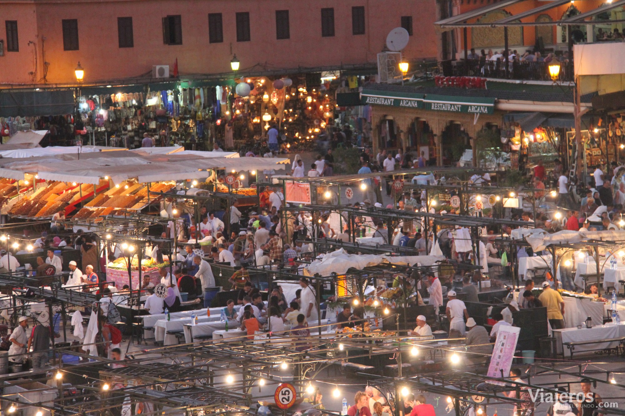 Plaza Yamaa el Fna - Viajeros por el Mundo