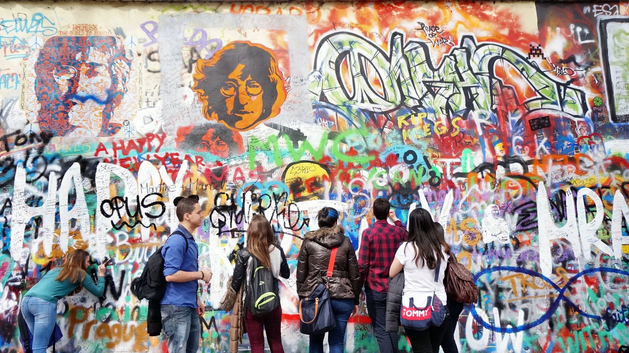 qué ver en Praga Muro de John Lennon