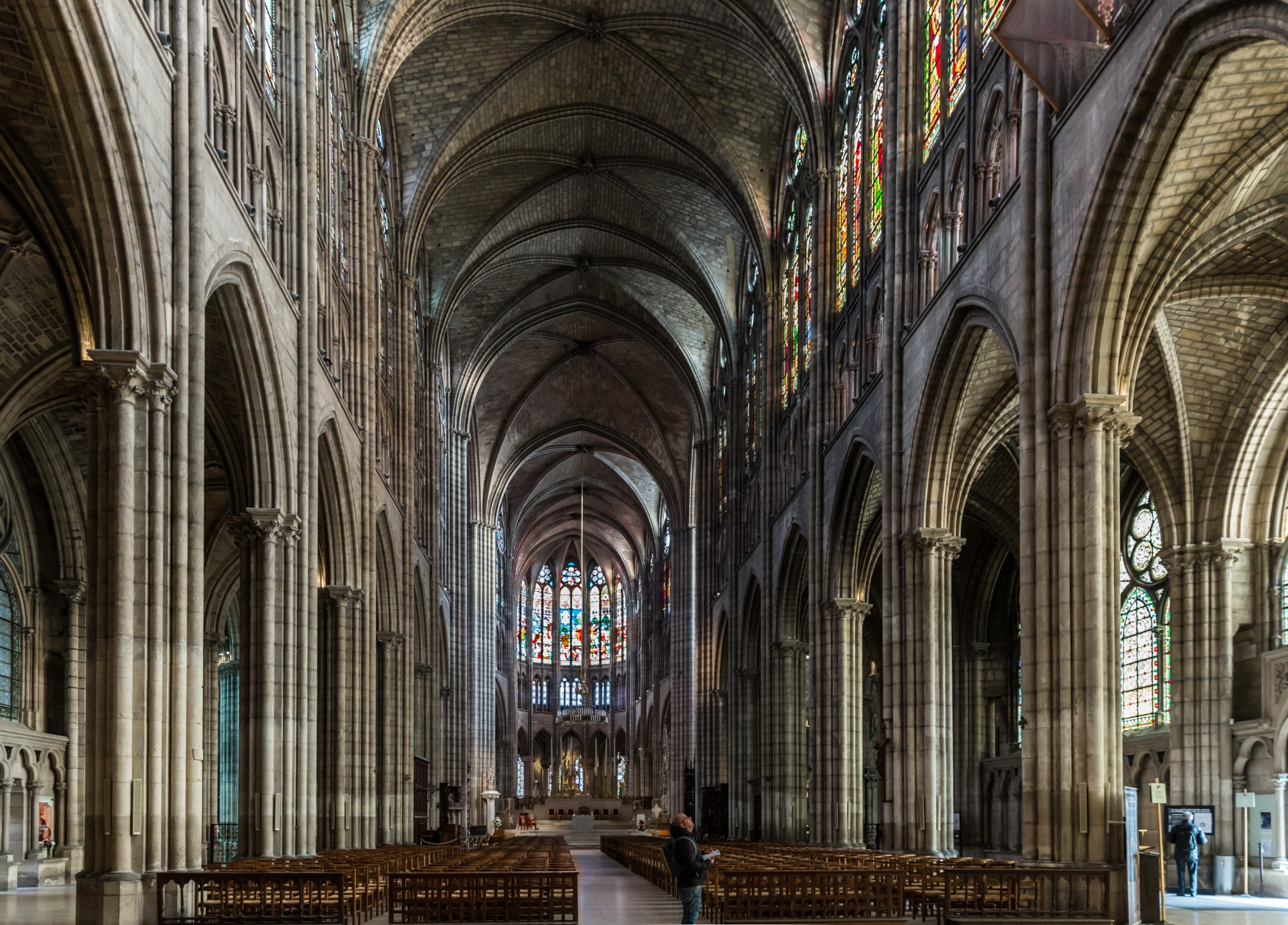 qué ver en París torre Basílica de Saint Denis