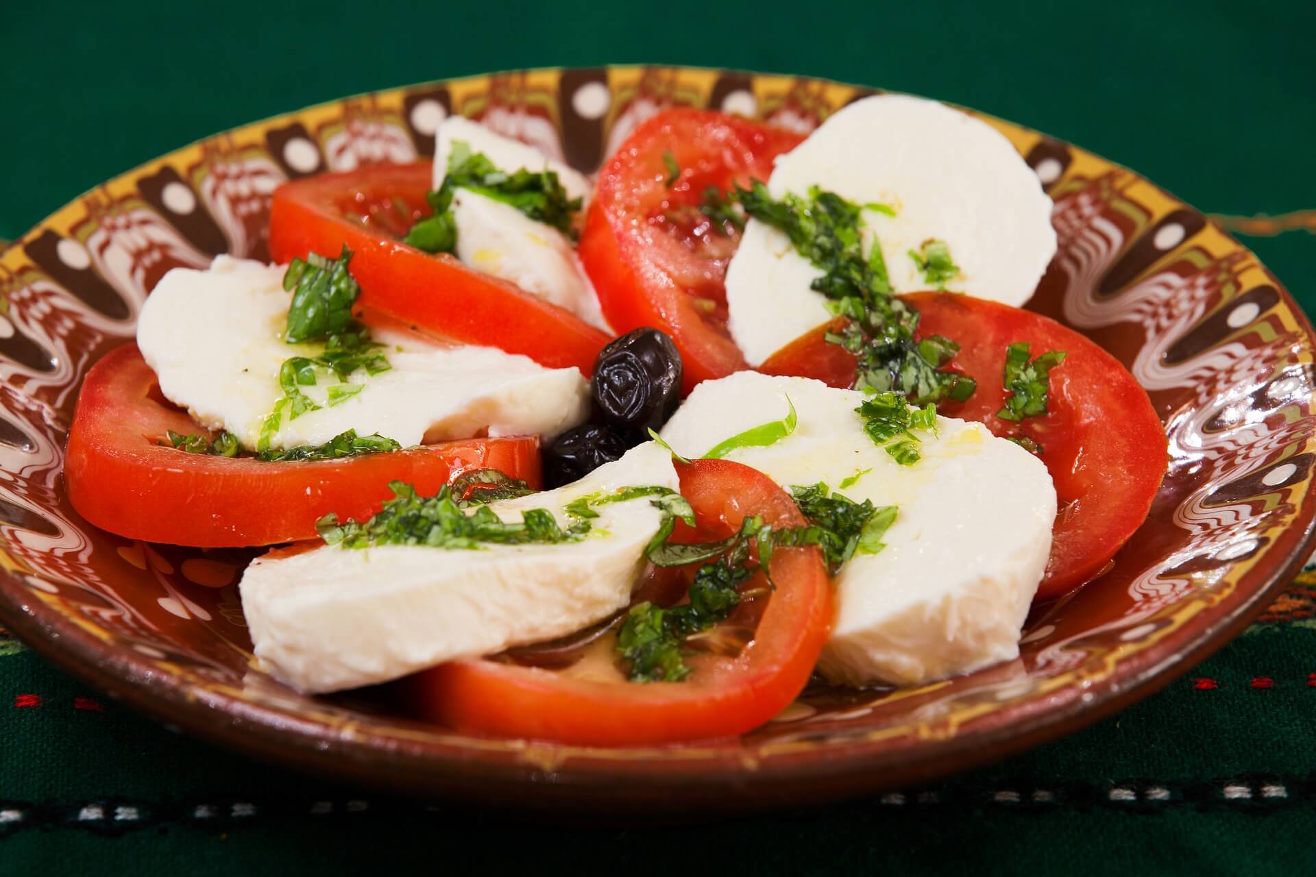 ensalada caprese comer en Milan