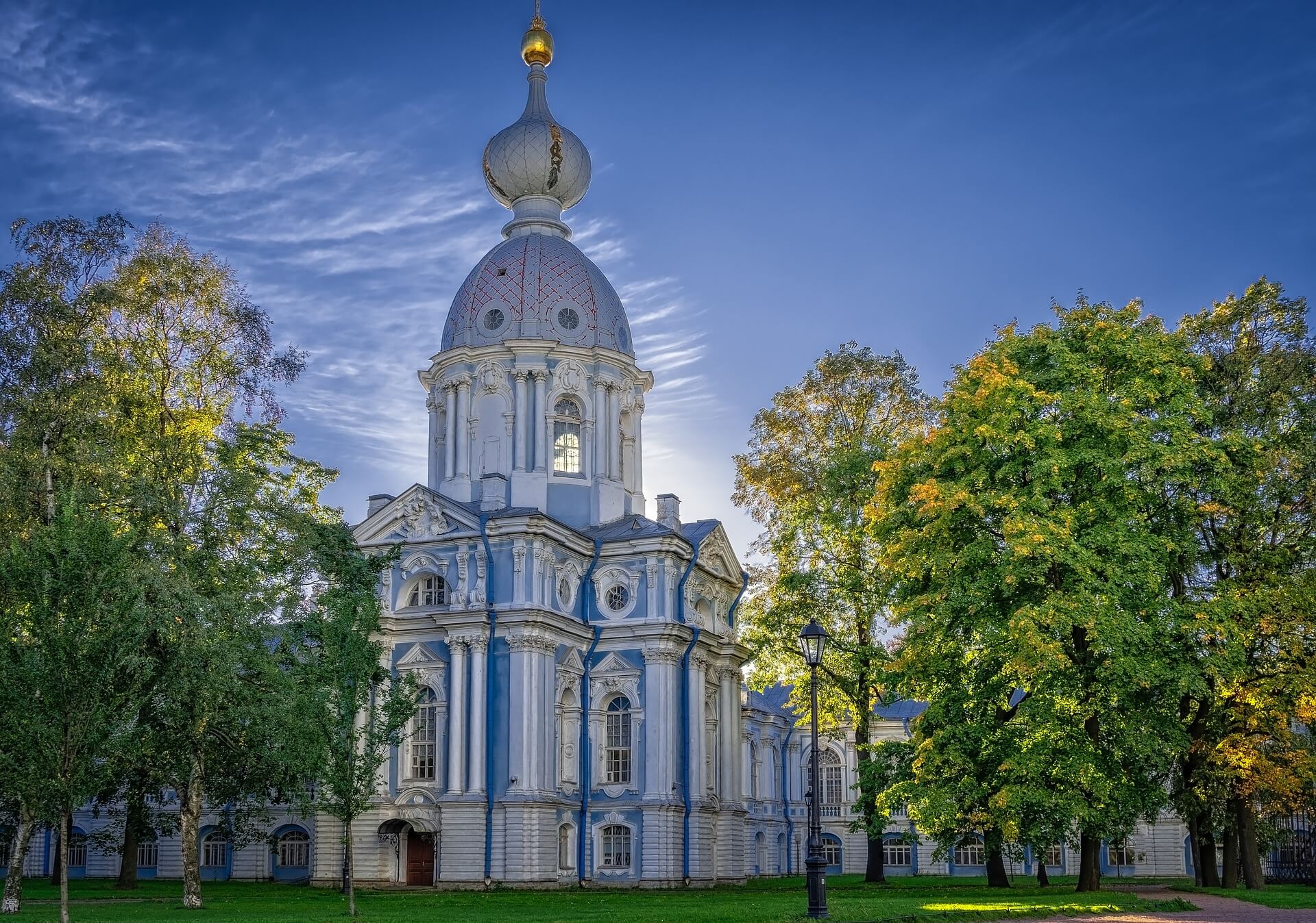 qué ver en San Petersburgo Catedral de Alejando Nevski